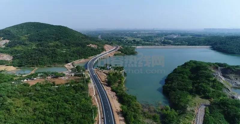 一直以来,生态是句容最靓丽的底色, "五山一水四分田", 山水旅游资源