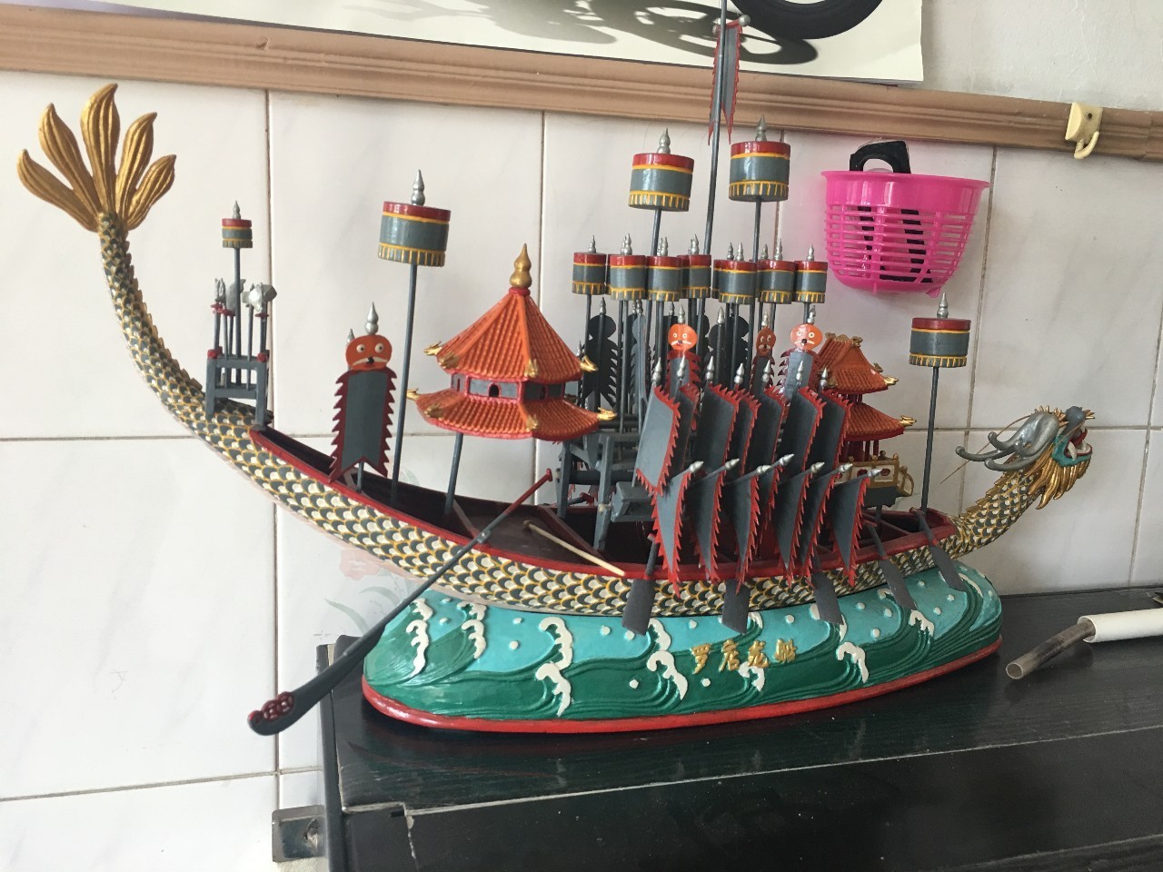 的"罗店龙舟" 但张福成老先生还是向我们展示了等比例制作的手工龙舟