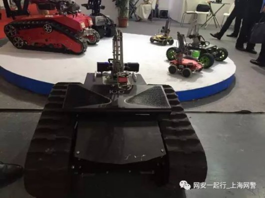 无人机干扰器亮相上海安博会形似狙击枪可使无人机迫降(组图)