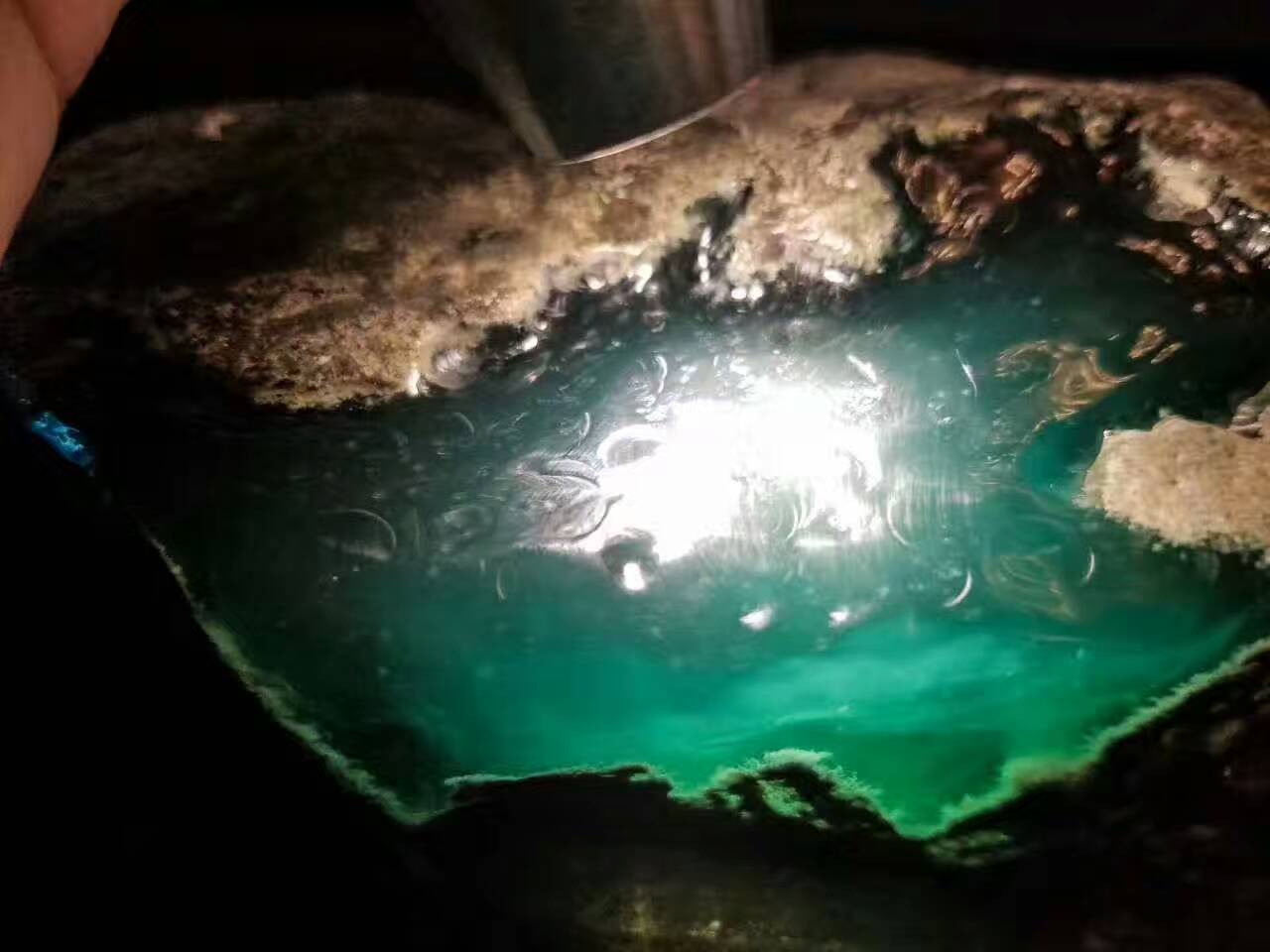 翡翠原石之玻璃种海天蓝——极致的美!