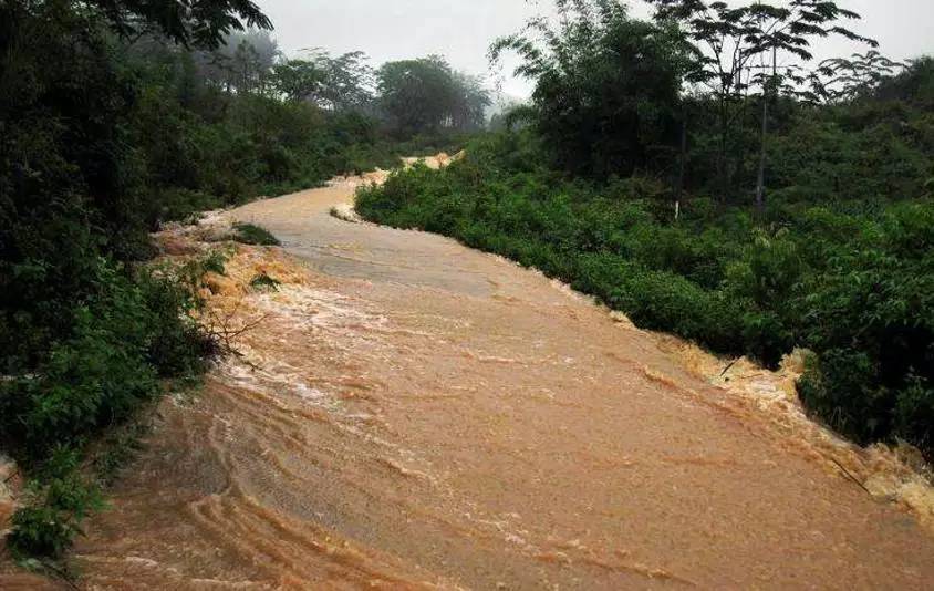 【天灾】暴雨又致4人死亡!横县遭受山洪袭击,2户民房被冲毁!