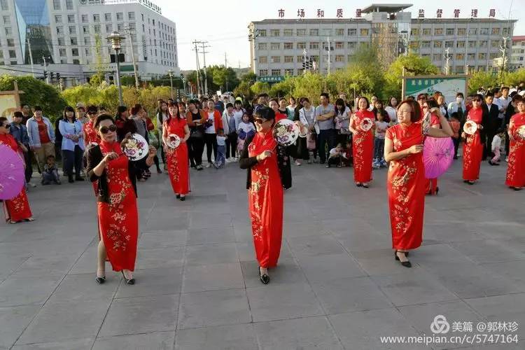 岚县广场惊现一大批美女…快来看!