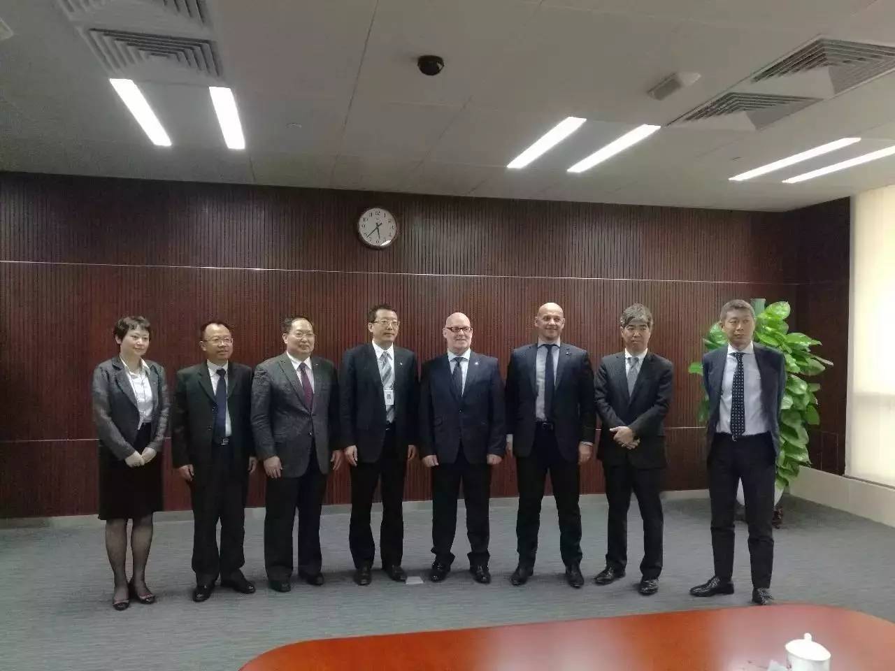 三菱汽车coo到访广州与广汽集团总经理冯兴亚会晤