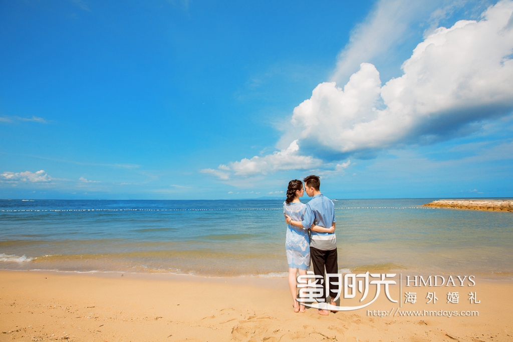 婚纱海滩图片_海滩礁石飘纱婚纱照片(3)