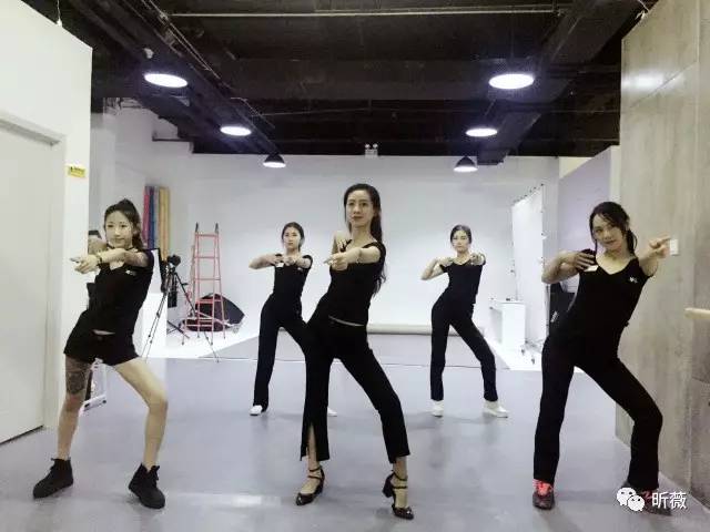 学舞速度快如闪电,一口气跳到ending pose