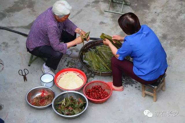 这才是长安农村老家端午节味道,80多岁老奶奶包粽子!