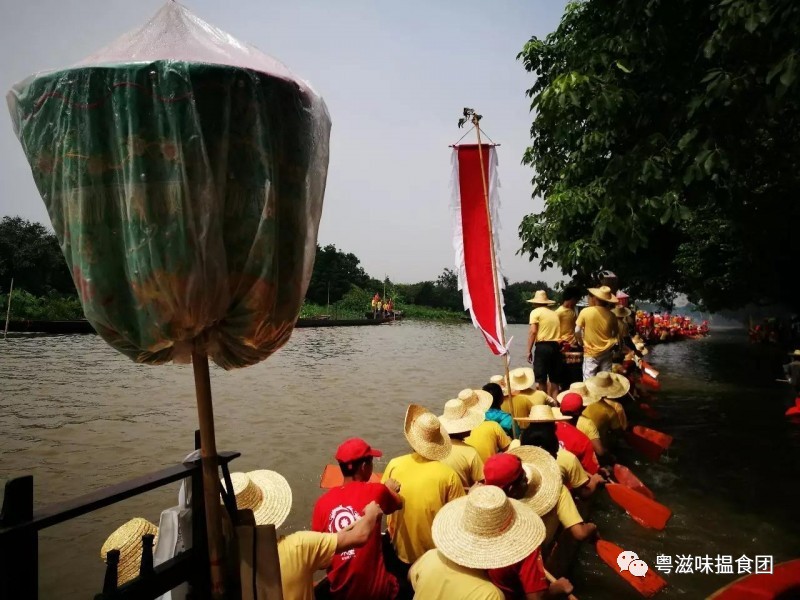 宫座的罗伞需为黄色;其余罗伞可选粉红,天蓝其他颜色.