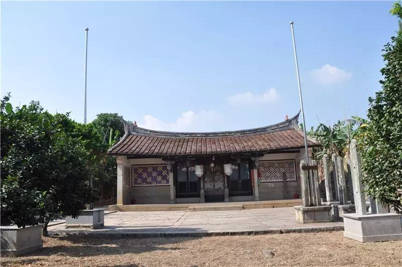 崇本堂(赵氏宗祠)虽然历经400多年岁月沧桑,仍然保存完好,其平面布局