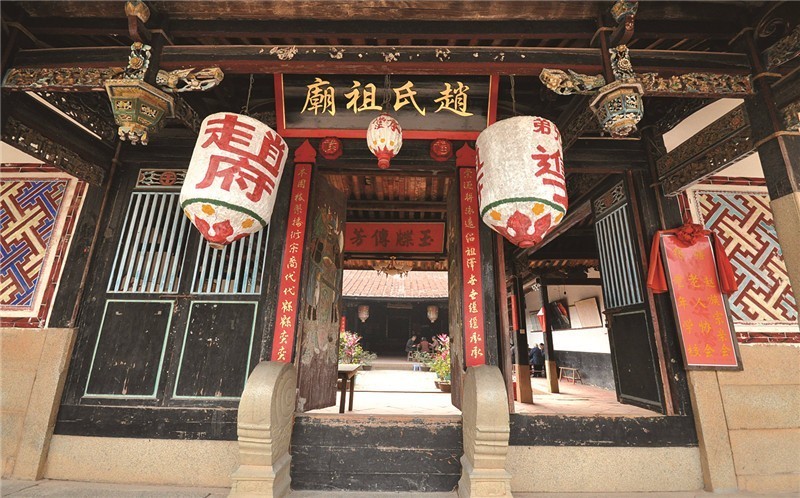 崇本堂(赵氏宗祠)虽然历经400多年岁月沧桑,仍然保存完好,其平面布局