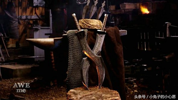 卡特琳娜的专属武器,匕首和短剑,这是铁匠师傅根据网友的建议和武器的