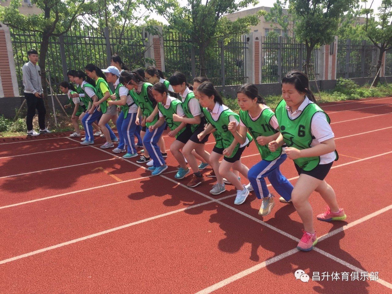 体育教案热身操模板_高中体育教案模板范文_体育表格教案模板