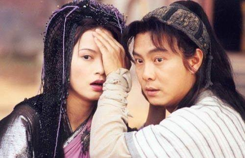 2000年,樊亦敏与张卫健合作出演《棋武士》,在剧中她扮演美女"冷艳"一