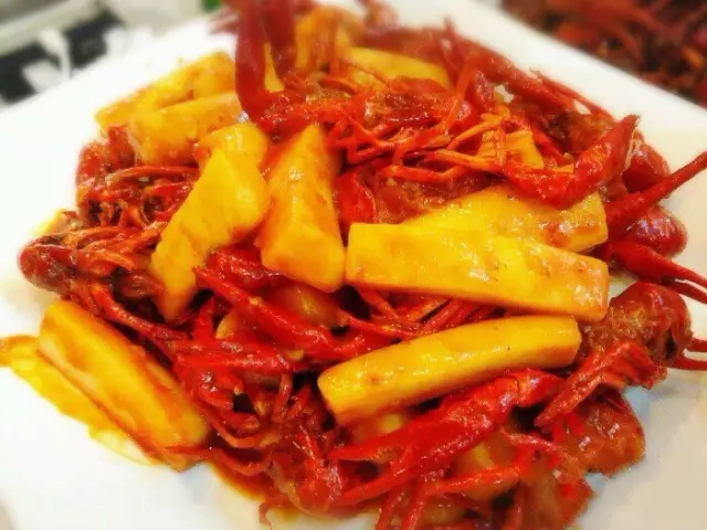 据说全上海最好吃的小龙虾都再这里面!