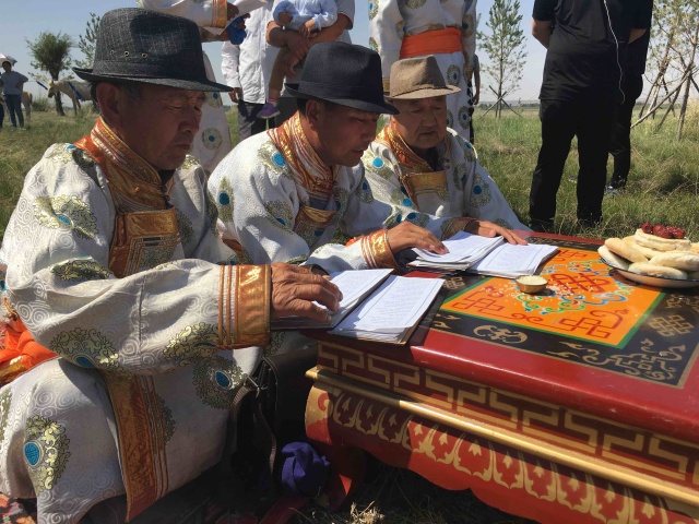 乌审旗举办鄂尔多斯蒙古族民风民俗旅游风情节