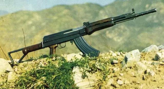 枪械库:战火中诞生的名枪——81式步枪,中国陆军士兵