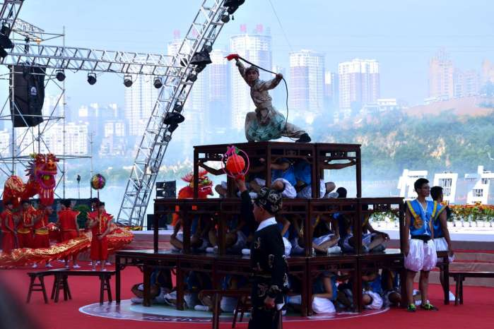 恒口古镇杯第十七届中国安康汉江龙舟文化节开幕