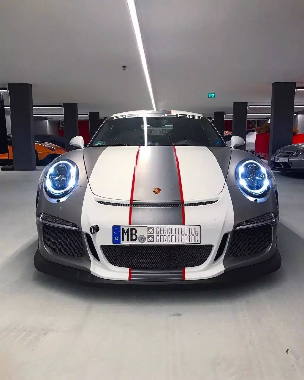 【跑车世界】为赛道而生!保时捷 911 gt3 rs