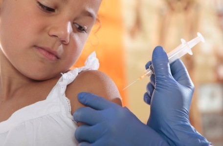 卡介苗,乙脑疫苗,乙肝疫苗等,在疫苗的说明书上也明确注明"患过敏性