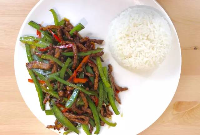 青椒牛肉丝饭