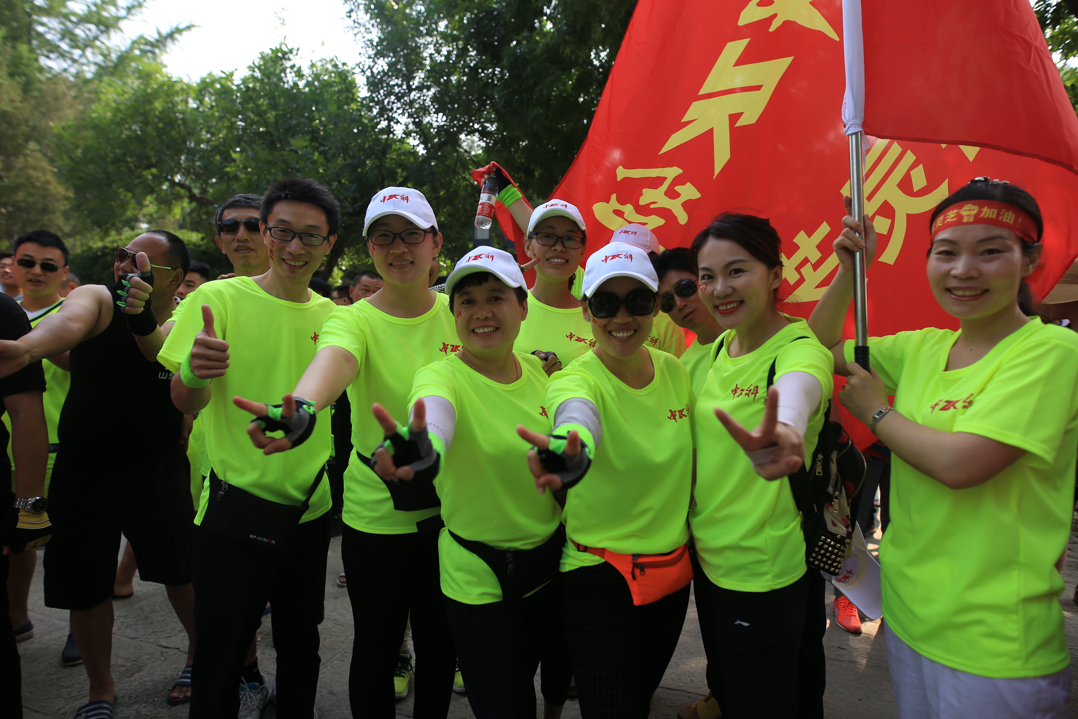 【端午】大明湖畔龙舟飞渡，法国女子队太抢眼！