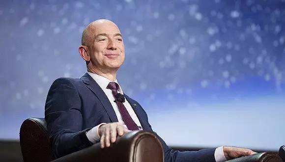 该公司创始人,首席执行官杰夫·贝佐斯(jeff bezos)距"全球首富"