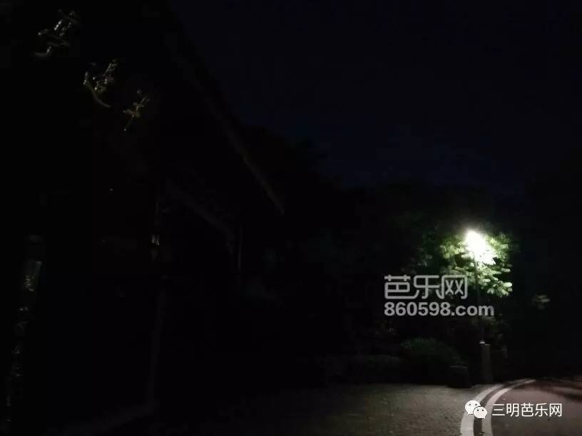 三明绿道这段黑灯瞎火的夜晚市民摸黑健身很危险