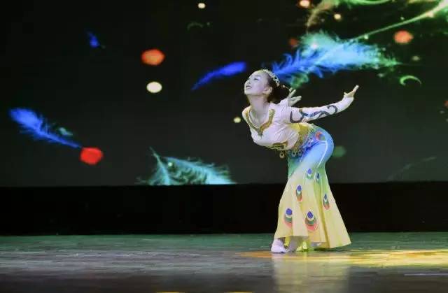 律动 梦想飞扬"校园舞蹈展演活动全省总决赛在全国青少年贵州活动营地