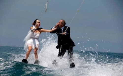 乘風破浪！黎巴嫩新人的「水上漂」婚禮(組圖)