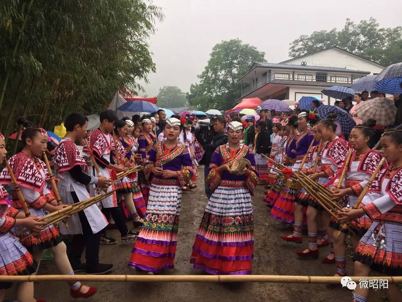 每年一度的苗族"花山节,昭阳这些地方过节最惊艳