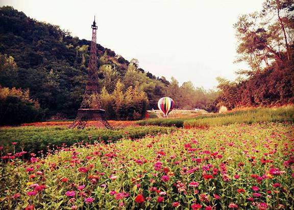 集中出发蝴蝶谷景区午餐——冒险岛水世界盛大开园——利山村民宿晚餐