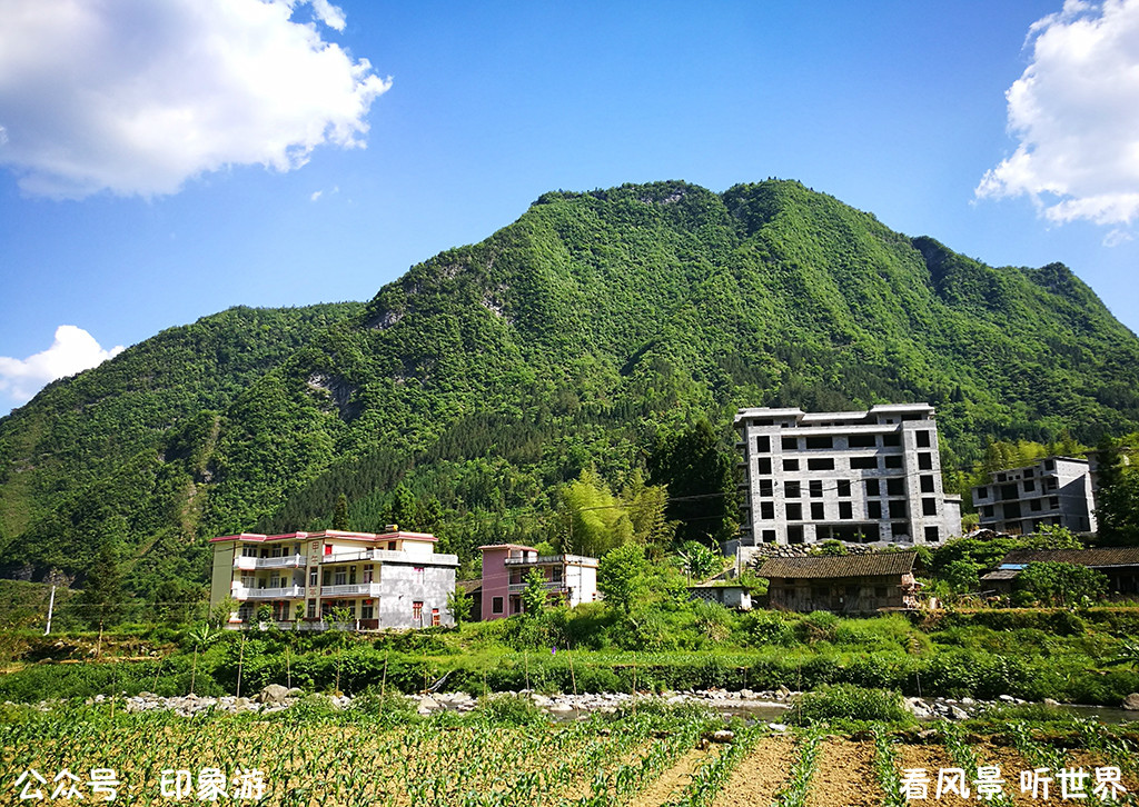 大山中的微型村庄,风光秀丽百姓富足