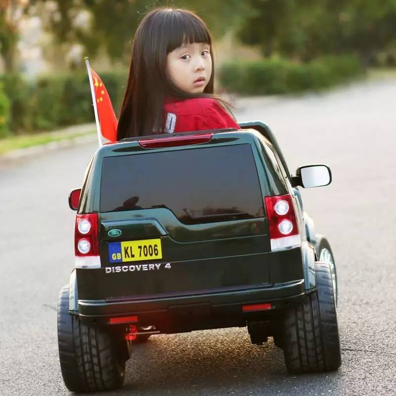 搞事情五岁小孩竟然开豪车