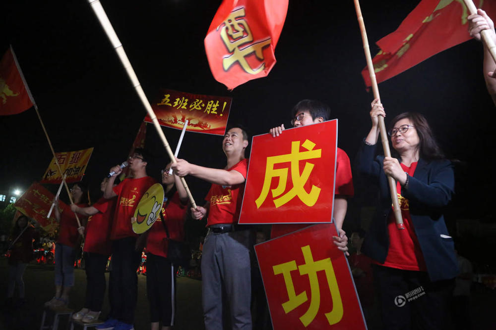 河北衡水二中举行高考冲刺誓师大会(组图)