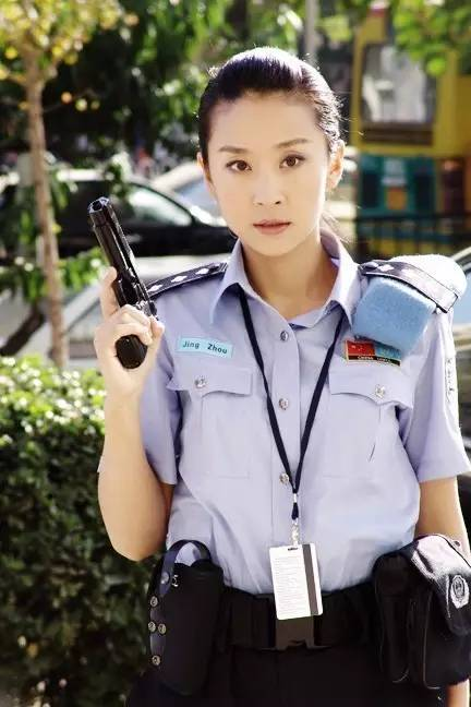 演过6次警察,还有比她man的女演员?