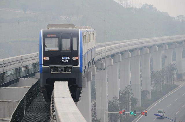 比日本大阪高速铁道更长的单轨系统在重庆