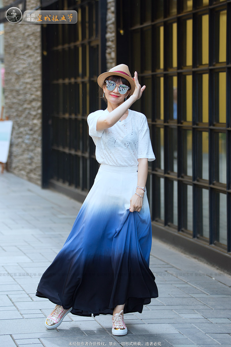 北京街拍：走在时代前沿，潮人们与生俱来的时尚感