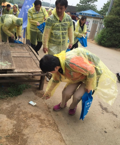 转基因 垃圾人口_...一顶让同胞知道转基因的危害 同心协力把转基因食品赶离(3)