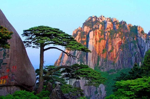安徽黄山天下第一奇山,中国十大风景名胜唯一的山岳风光.