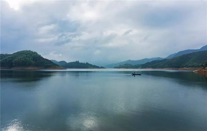 【大美金寨】烟雨梅山湖