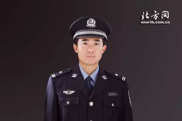 一身警服满腔正义 刑侦精英让物证"开口说话"