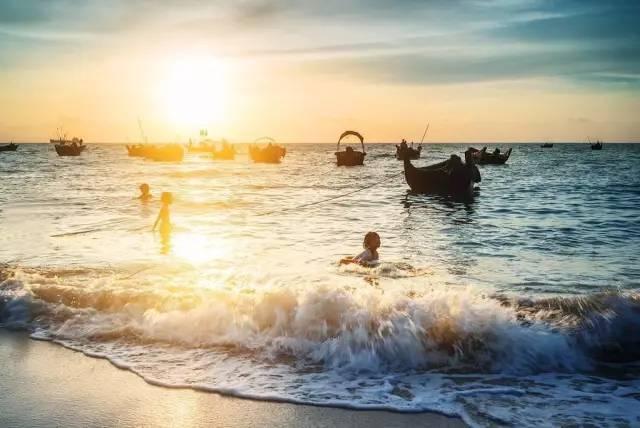 国内暑假最适合带孩子去的海滩，除了三亚，还有广西北海、涠洲岛