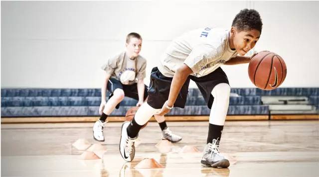 新奥联手华奥,将在暑期引进美国春田大学青少年篮球进阶课程体系.