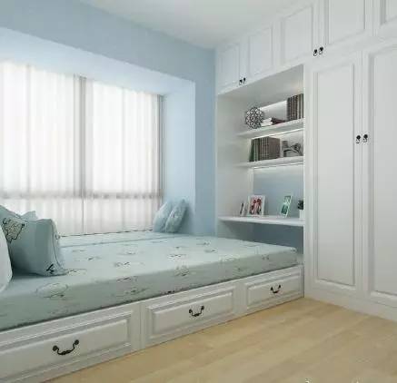 床上,打掉你的飘窗,这个集柜式收纳&书桌&睡眠功能为一体的小卧室就有