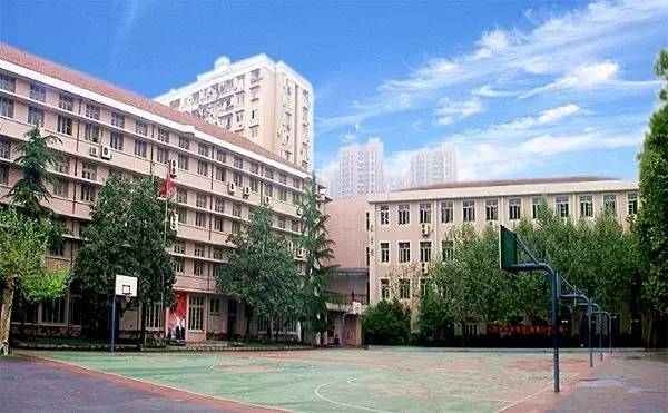 2,武汉市实验学校,武汉市第十六中学出行建议:送考车辆即停即走,减少