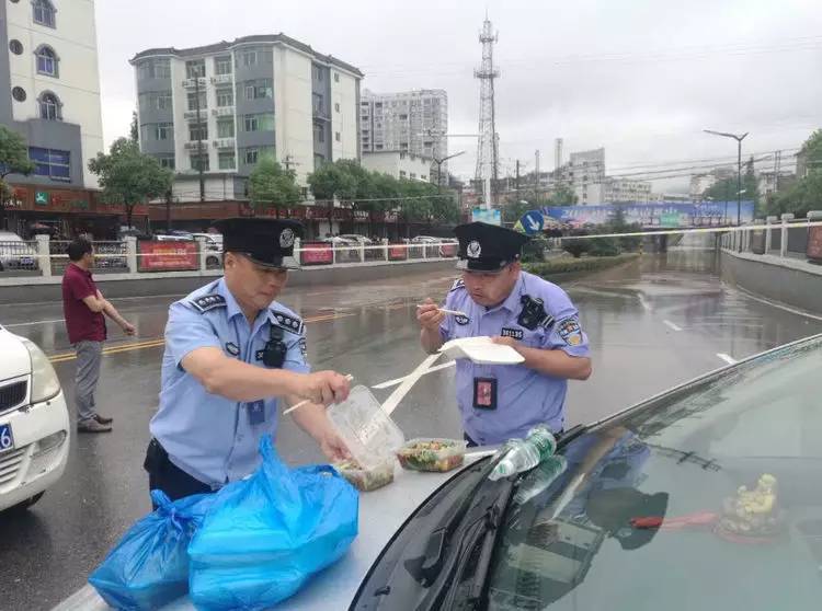 横峰县多少人口_横峰有个很多人骂了3年,却爱她一辈子的地方 真的回不去了