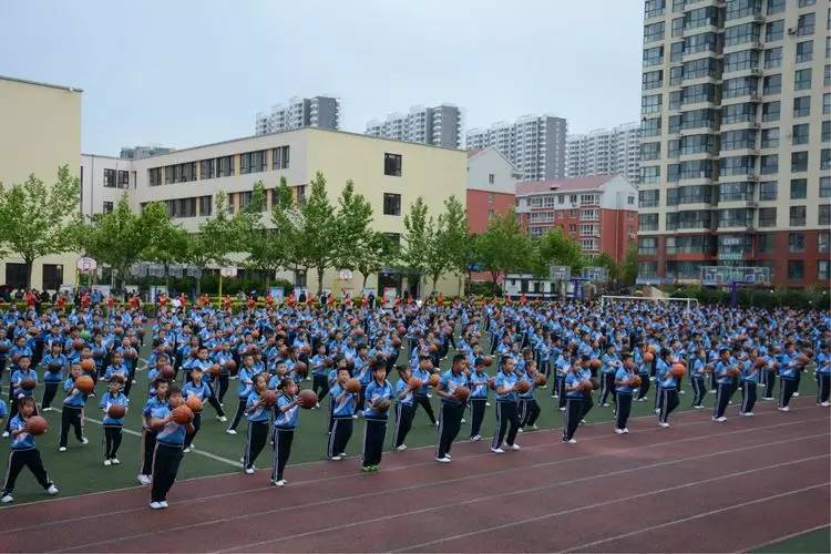 明珠学校举行秦皇岛中小学体育特色活动观摩会