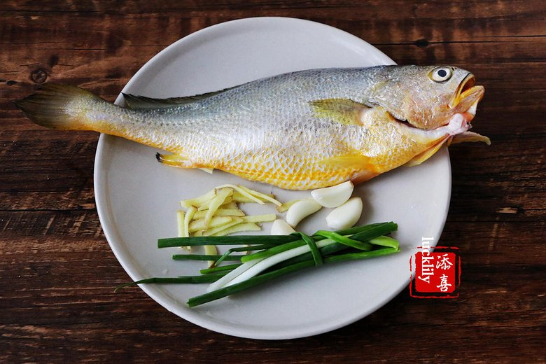 家常红烧黄花鱼的做法更简单，吃着过瘾更解馋