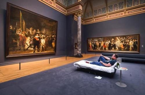 博物館奇妙夜：荷蘭男子成特殊訪客 與名畫度良宵(組圖)
