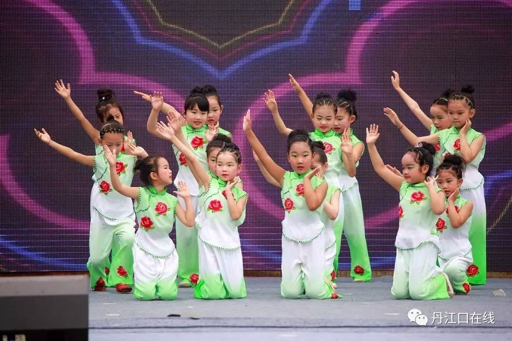 清华艺术教育(第一场)六一儿童节文艺汇演318张图片