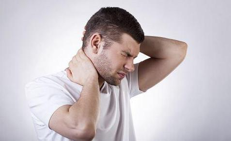 脖子疼痛的根源是脖子受寒,筋脉不畅,就像 管道,冬天变硬